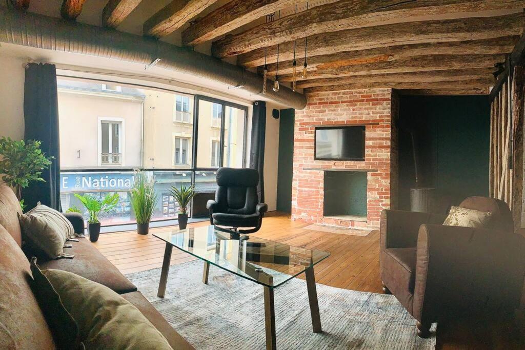 Grand Appartement Charme Ancien Et Confort Le Mans Luaran gambar